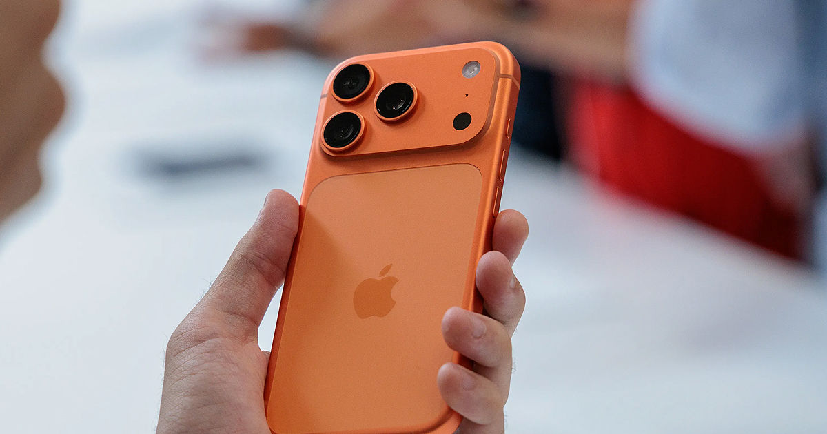 Utilizatorii iPhone 17, sfătuiți să renunțe la folii și sticle de protecție.
