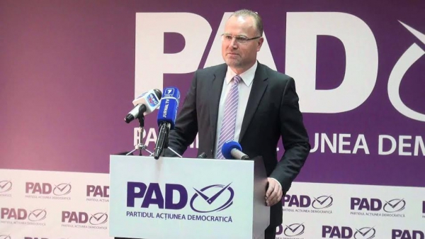 Partidul Liberal Reformator (PLR) s-a lansat în campania electorală, cu sloganul „Pentru Moldova, Fară Oligarhi”.
