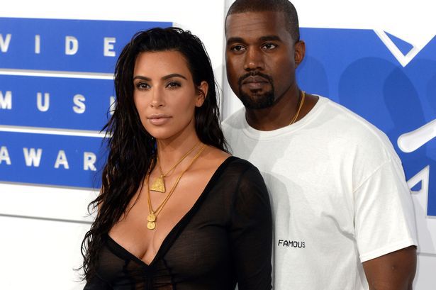 Kim Kardashian şi Kanye West au devenit părinţi pentru a treia oară