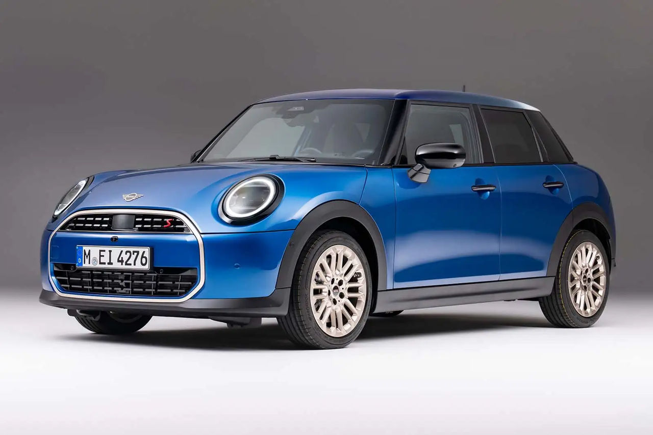 Новый Mini 2024 получил удлиненную семейную версию.