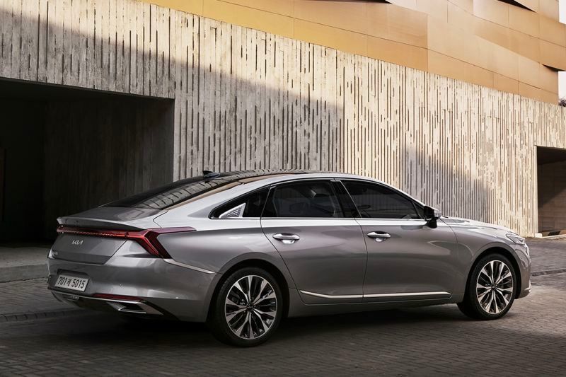Kia показала новый седан K8, который заменит K7.