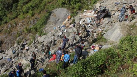 Cel puţin 33 de persoane și-au pierdut viaţa, iar 28 sunt rănite într-un grav accident de circulaţie. Foto: bbc.com