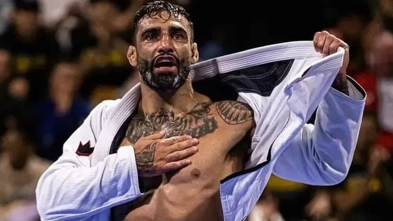 Восьмикратного чемпиона мира по джиу-джитсу Леонардо Ло застрелили.