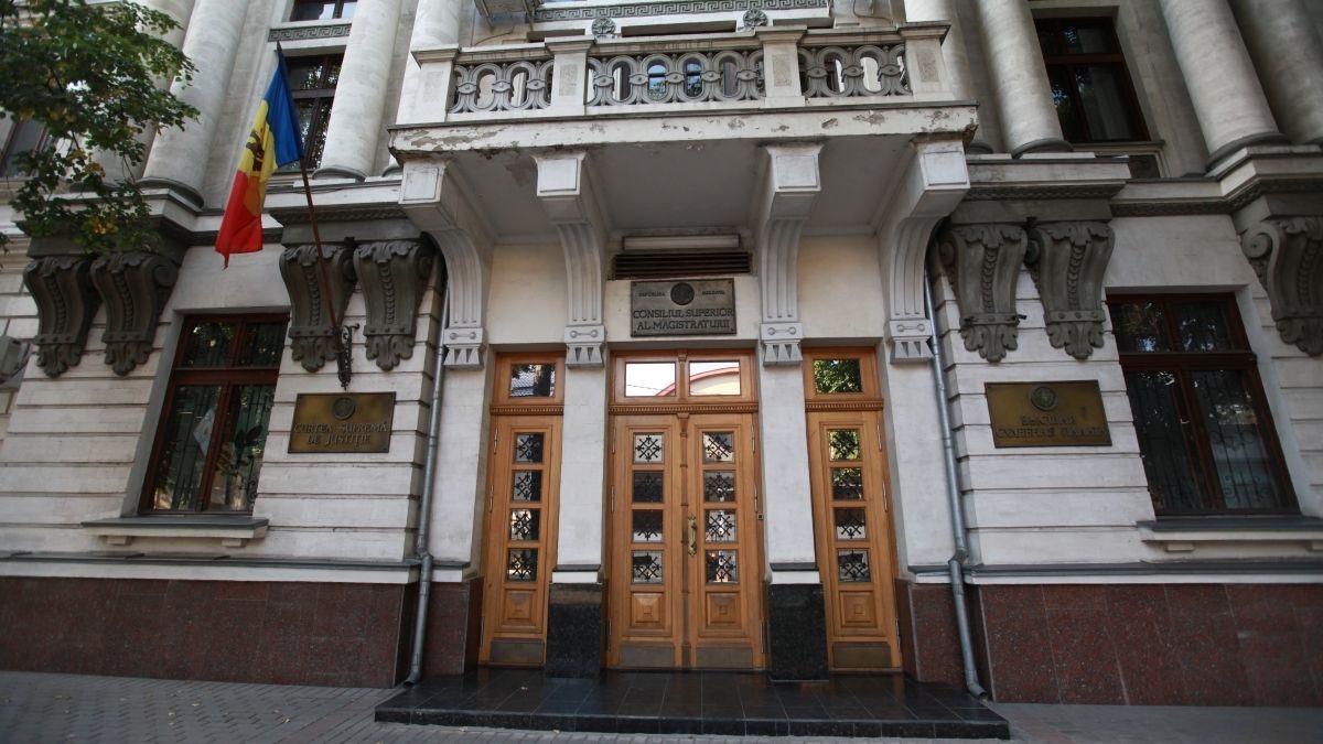 В ВСМ попытались одобрить проект, уже утвержденный парламентом и президентом.