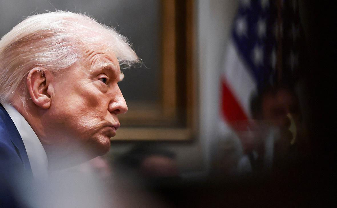 Trump amenință să majoreze tarifele la importurile din China cu 100 de puncte procentuale.