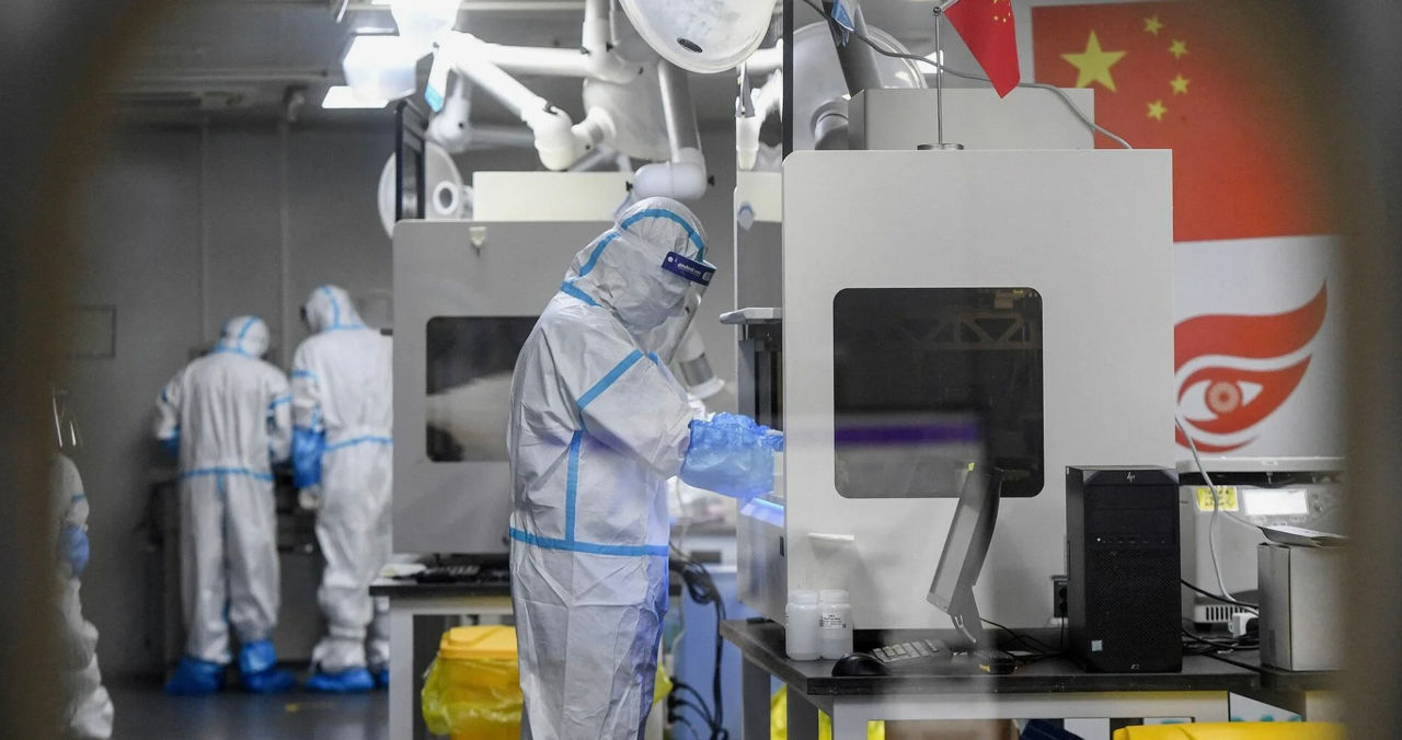 Рубио поддержал версию утечки вируса COVID-19 из лаборатории в Ухани.