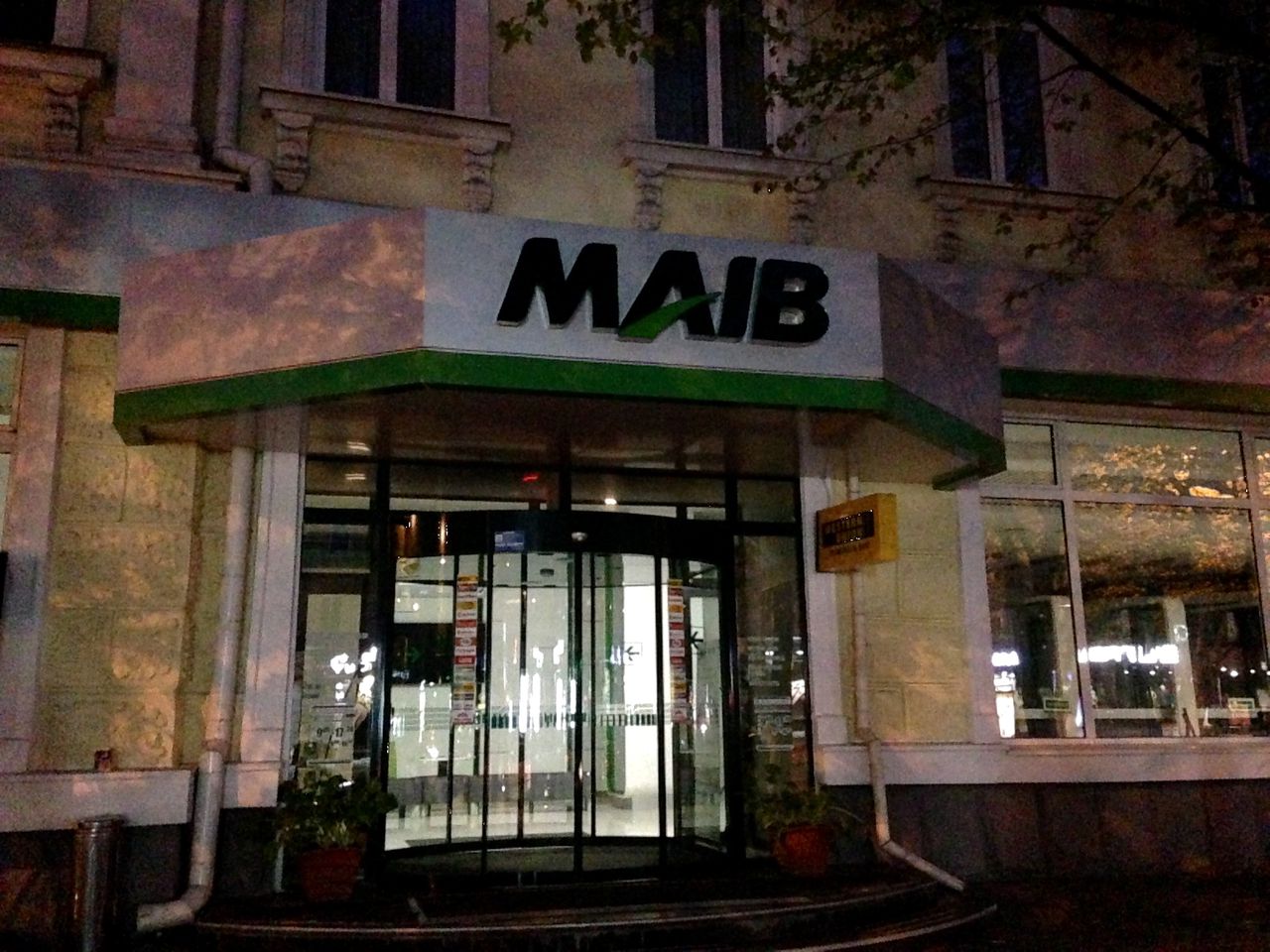 Adunarea a aprobat compania KPMG-Moldova în calitate de auditor al băncii în 2015, păstrând mărimea achitării serviciilor companiei la nivelul anului 2014.