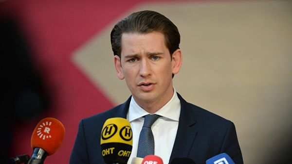 Парламент Австрии вынес вотум недоверия канцлеру.