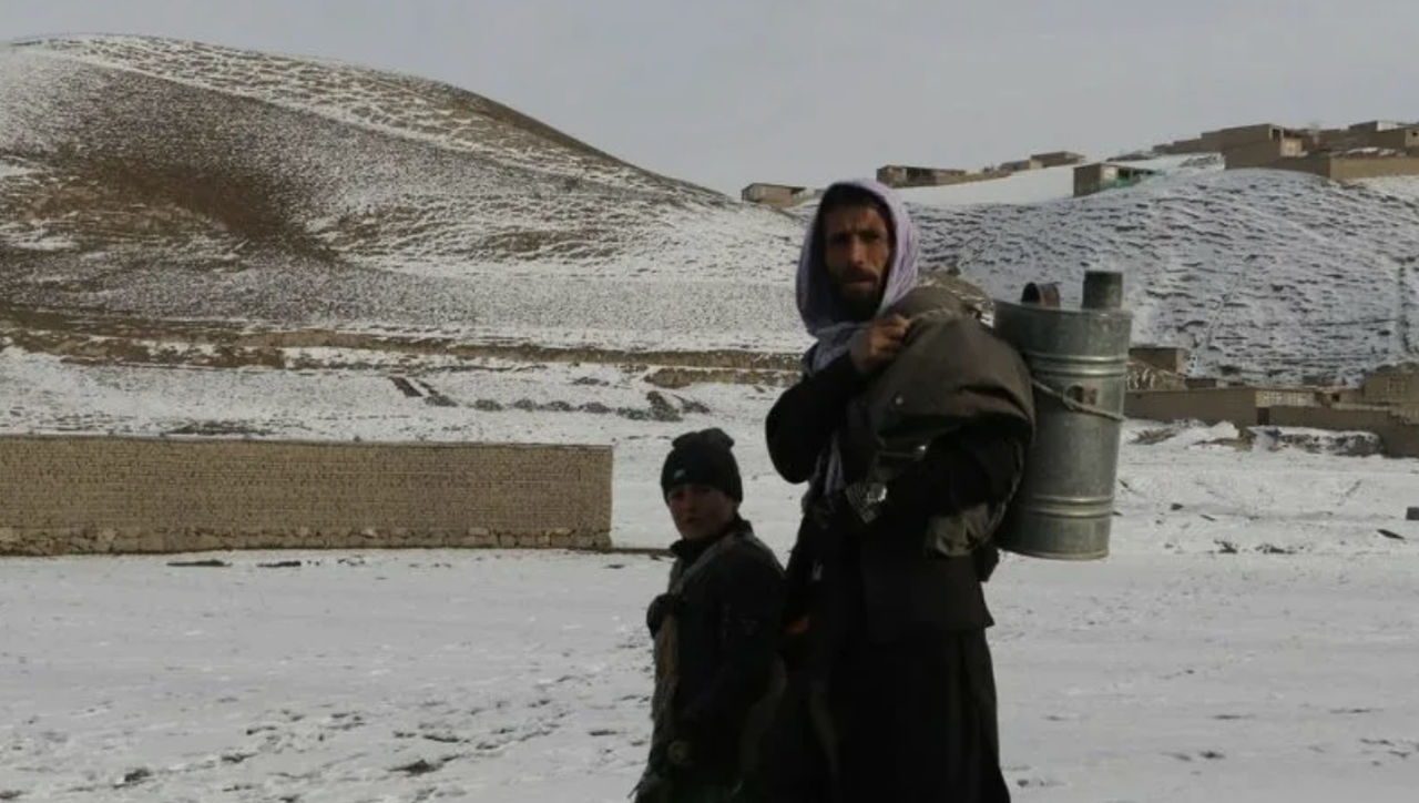 Ninsorile din Afganistan au provocat moartea a 61 de persoane.