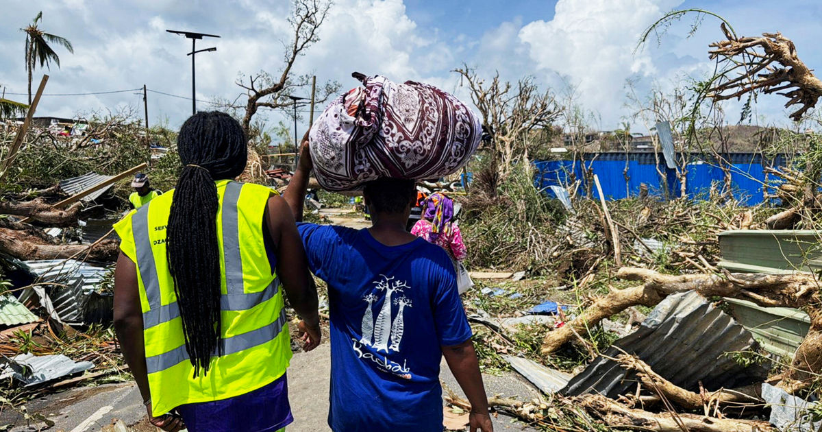 Premierul francez: Vom reconstrui insula Mayotte în doi ani.