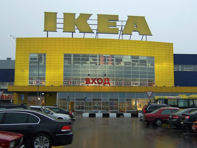 IKEA из опасений нарушить "антигейский закон" удалила статью о лесбиянках из российского каталога.