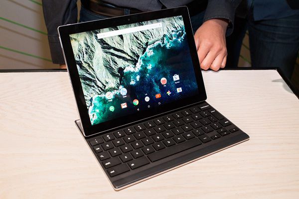 Новый планшет с клавиатурой Google Pixel C.