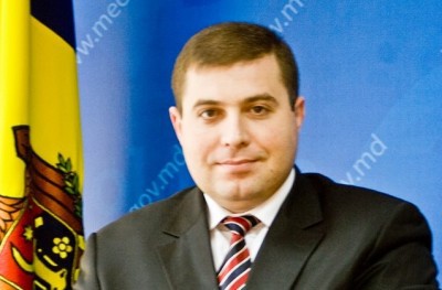 Серджиу Чобану утверждает, что согласился занять нынешнюю должность из-за «перспектив профессионального развития и роста», а не заработной платы.