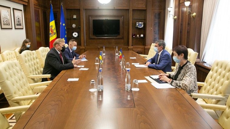 Гросу выступает за более тесную межпарламентскую связь между Молдовой и Украиной.