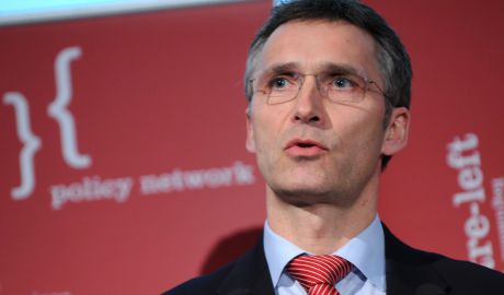 Oficialul NATO a avertizat asupra necesităţii transparenţei şi cerut Rusiei să retragă trupele din Ucraina.