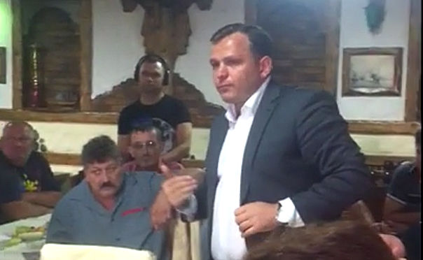 Нэстасе развернулся и ушел.