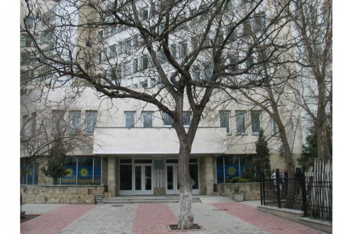 Меры по контролю были приняты после того, как многие пациенты пожаловались, что в части больницах отсутствует некоторые лекарства.