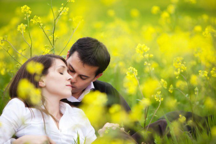 De ce sunt atraşi bărbaţii de femei care seamănă cu mamele lor. Foto: perfecte.ro