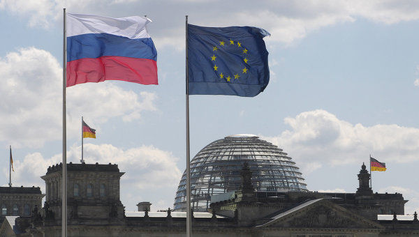 По словам Джона Сойерса, угроза со стороны РФ в последнее время возросла, и Великобритания "должна предпринять шаги", чтобы "защитить себя и своих союзников"