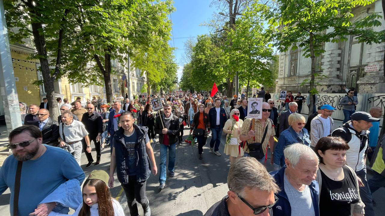 В Кишиневе прошел марш по случаю Дня Победы.