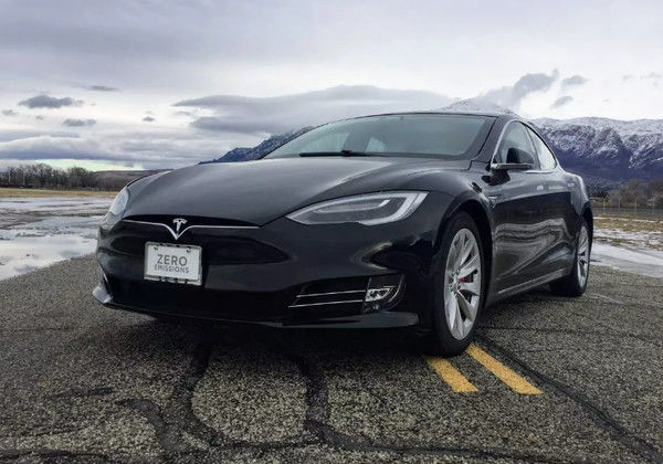 Tesla Model S превратили в быстрейший в мире бронированный автомобиль.