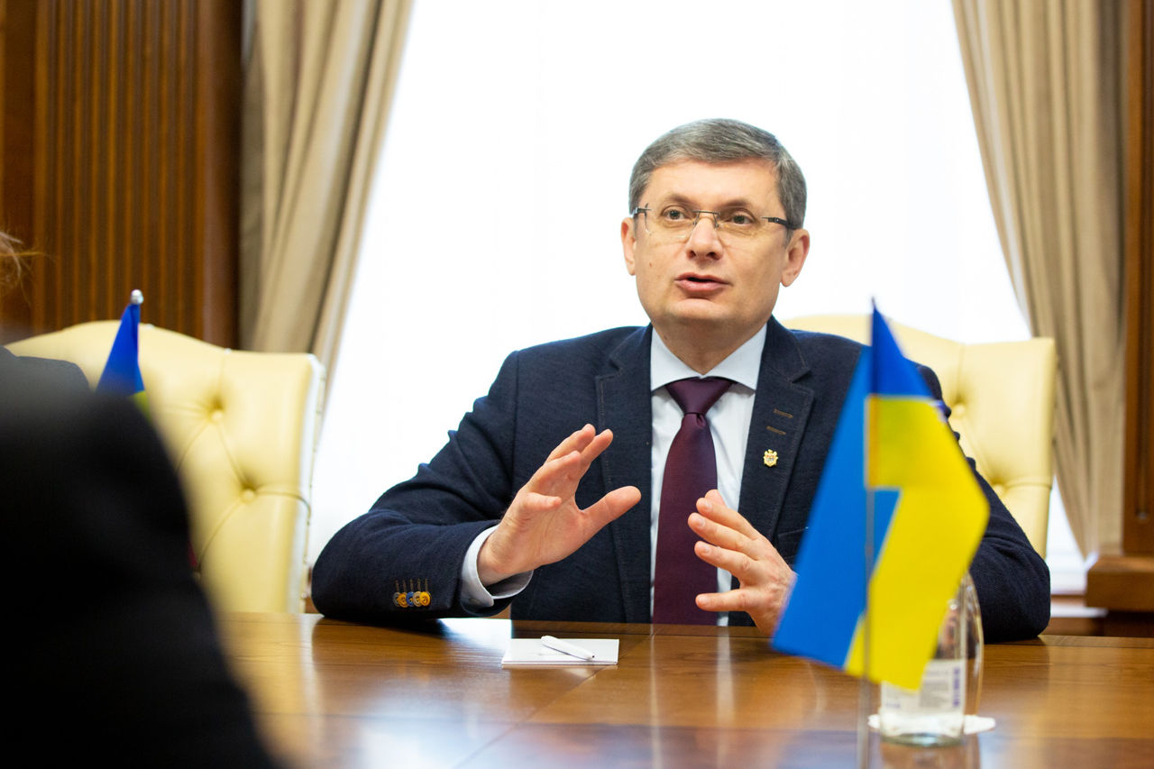 Гросу обсудил с послом Украины управление энергетическим кризисом в обеих странах.