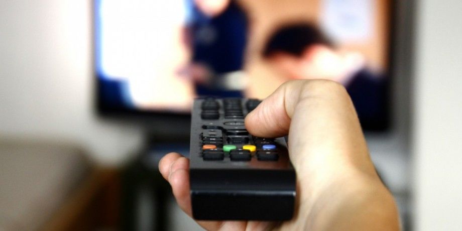 Studiu: În ce limbă preferă moldovenii să privească emisiuni TV