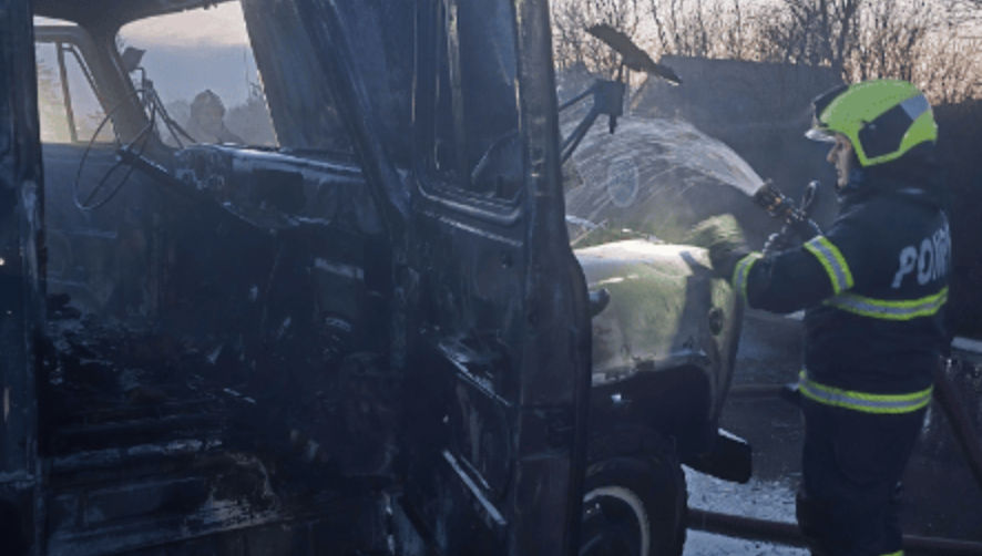 На заправке в Бельцах вспыхнул молоковоз.