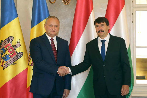  Igor Dodon l-a invitat pe Janos Ader la Chișinău 