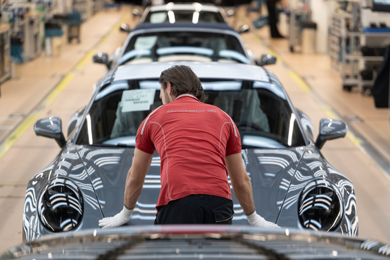 Прибыль Porsche растет на 34% вопреки спаду в Китае и снижению продаж.