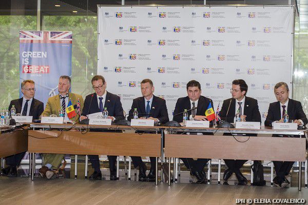 Посольство Великобритании разрабатывает ряд проектов на 2016-2017 годы.