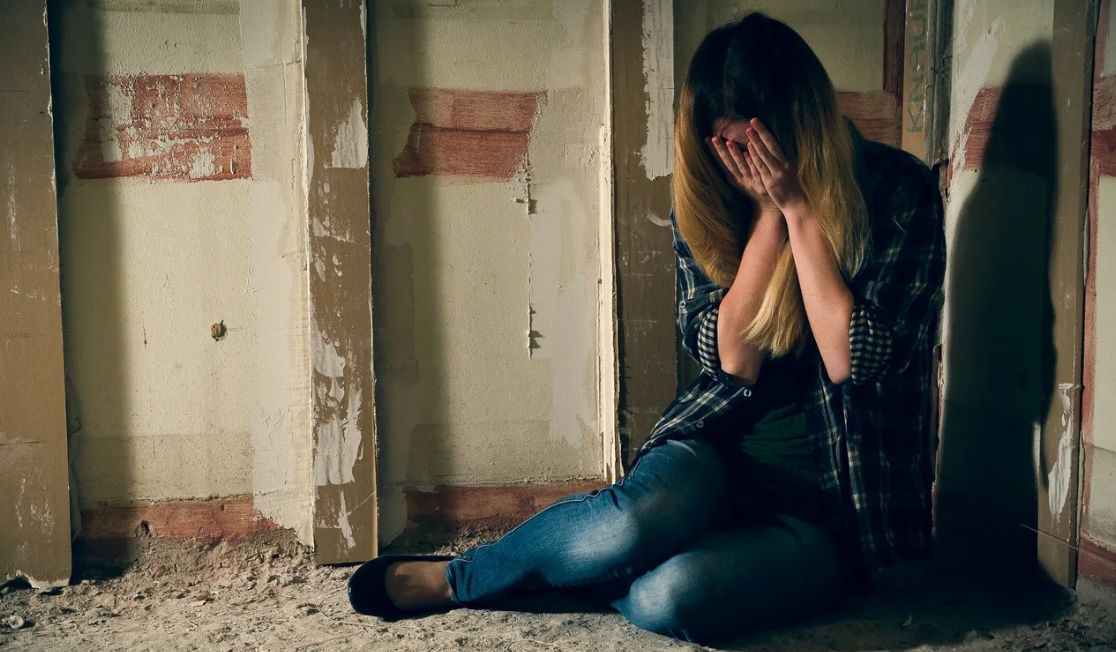 Житель Рышканского района полгода держал в рабстве свою девушку.