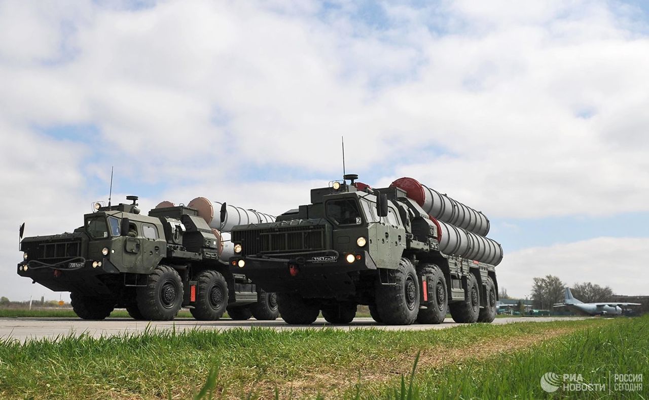 Первые С-400 доставили в Турцию тридцатью спецрейсами.