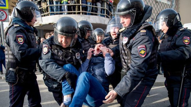 На акции 26 марта задержали более 1000 человек. Пока уголовные обвинения предъявили четверым, включая Юрия Кулия.