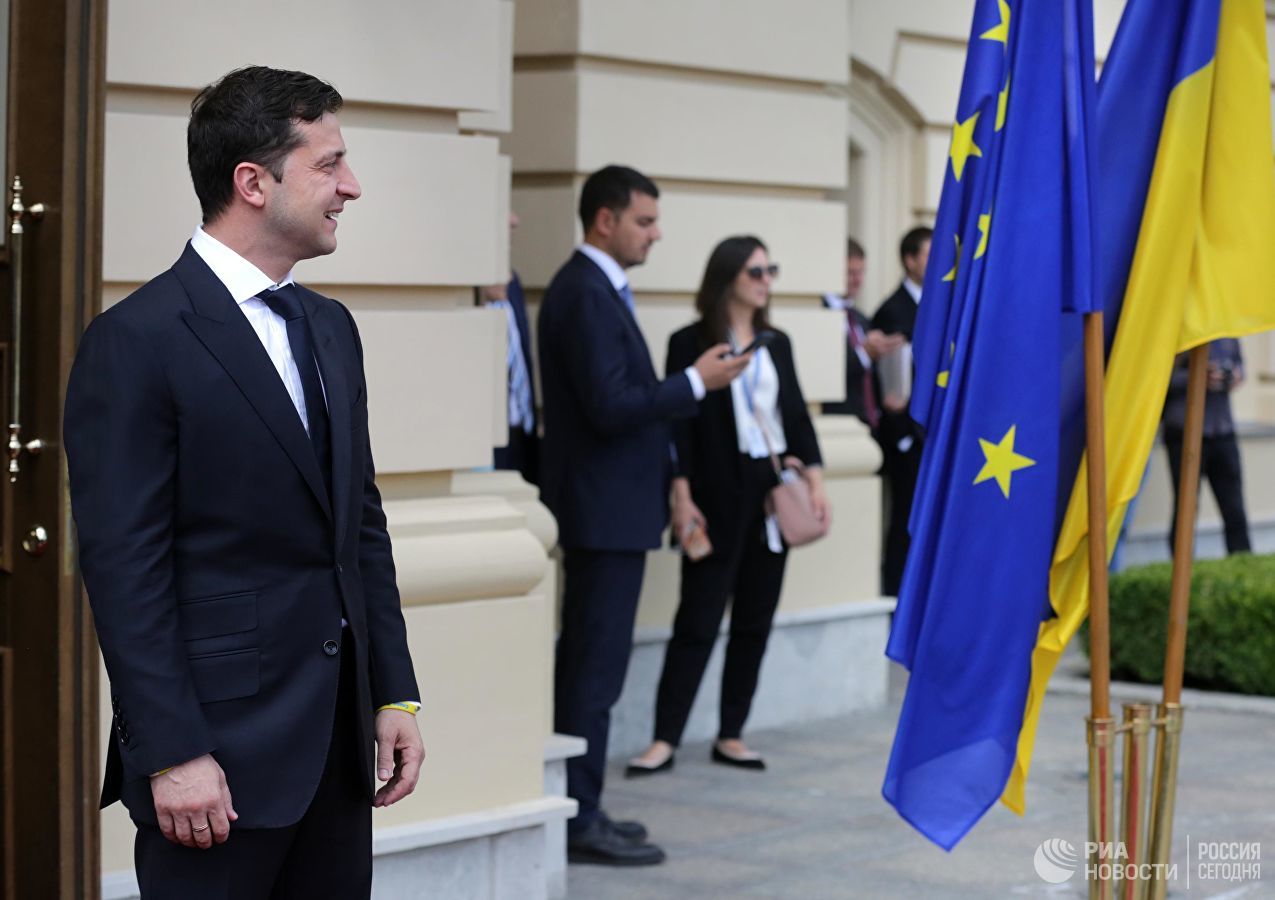 Зеленский предложил лидерам ЕС оценить выполнение соглашения об ассоциации.