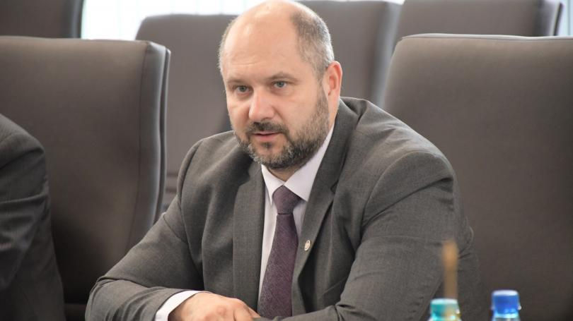 Парликов: Газовые компании не публикуют свои контракты и предложения.