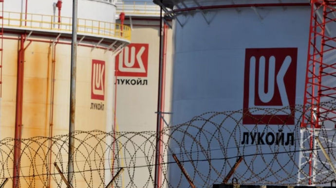 СМИ: Германия и Франция хотят санкций ЕС против российского "Лукойла".