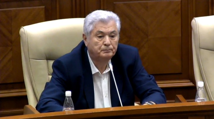 Vladimir Voronin s-a ridicat din scaun pentru minutul de reculegere.