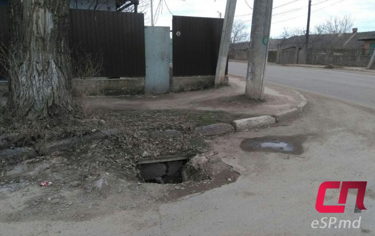 В Бельцах воруют ливневые решётки и колёса мусорных контейнеров.