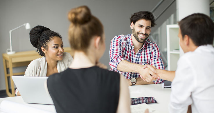 7 calități ale unui angajat bun pentru o companie multinațională