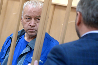 Басманный суд Москвы санкционировал арест Владимира Мартыненко — водителя снегоуборочной машины.