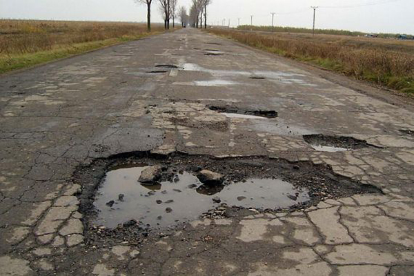 У молдавских транспортников убытки в один евро на каждый километр пути из-за плохой инфраструктуры.