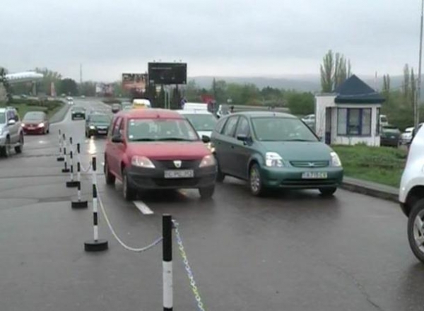 Pentru a face fata fluxului de pasageri companiile aeriene au marit numarul curselor.