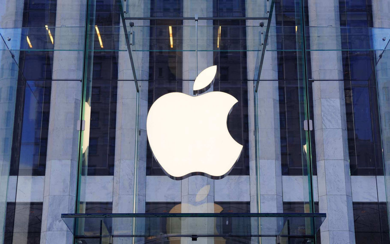 Рыночная стоимость Apple снова пересекла отметку в 3 триллиона долларов.