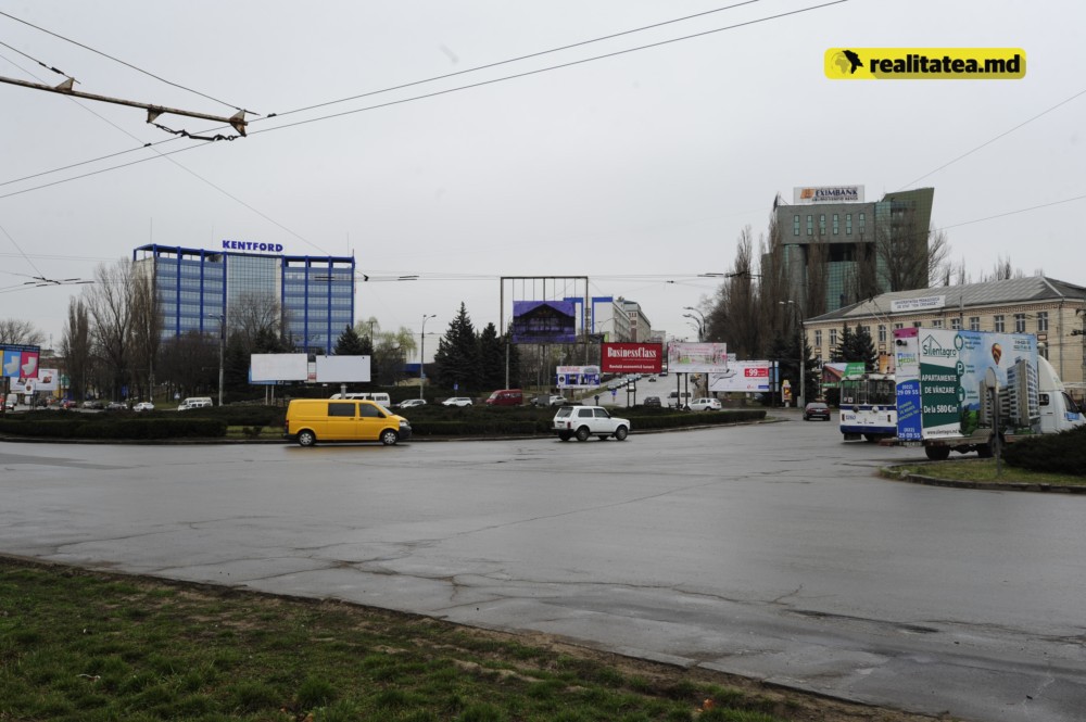 Numărul funcționarilor publici din Moldova este alarmant de mare, raportat la descreșterea continuă a numărului populației.