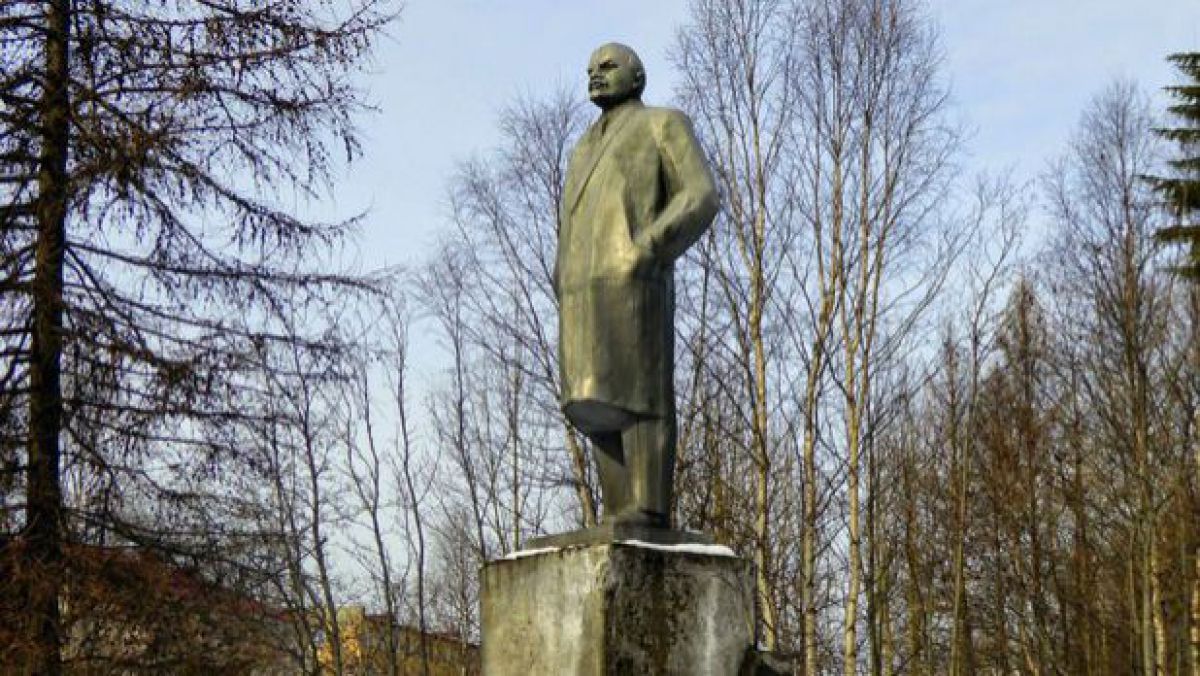 Ucraina a înlăturat de pe teritoriul său toate cele 1.320 de statui ale lui Vladimir Lenin. Foto: descoperă.ro