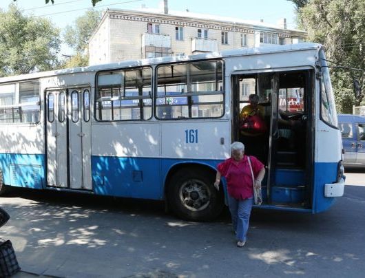 Приобретение необходимых дополнительных автобусов задерживается из-за отсутствия финансов.