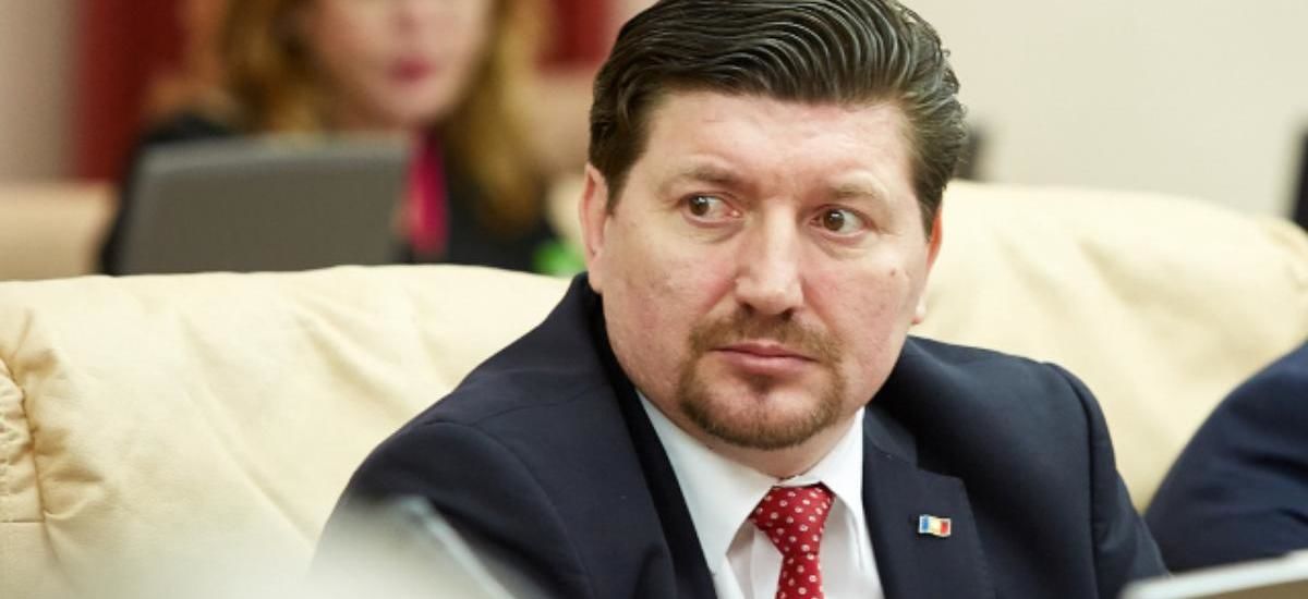 Fostului ministru al Agriculturii, Eduard Grama, a primit încă 30 de zile de arest la domiciliu. Foto: CrimeMoldova