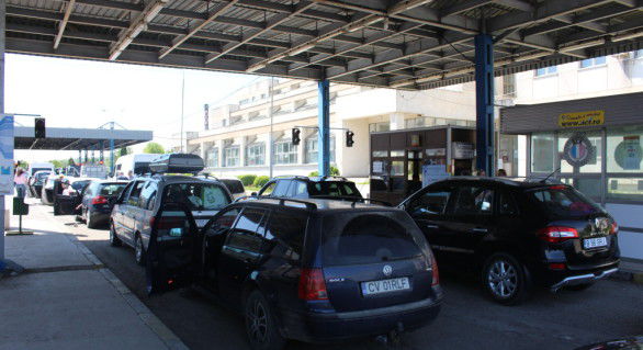 Traficul rutier în Vama Albiţa, judeţul Vaslui, s-a aglomerat, în ultimele zile, odată cu înăsprirea controalelor la frontieră.