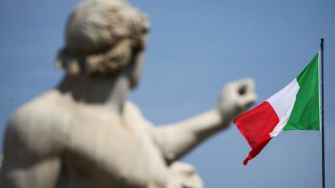 Экономика Италии вошла в рецессию, ВВП упал на 12,8%.